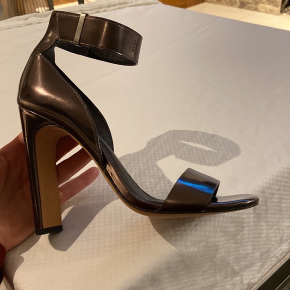 Halston Dress Sandals size 8.5 - Picture 5 of 12